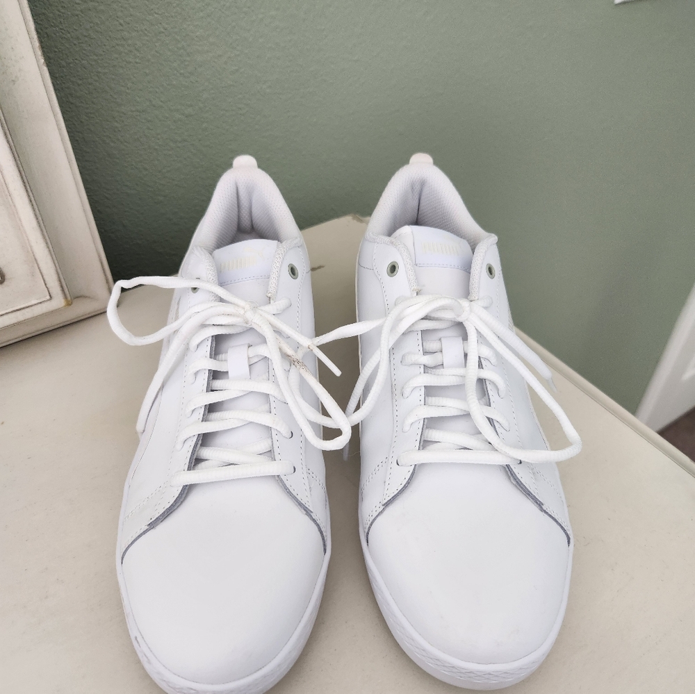 Puma Women's Smash WNS V2 Leather Sneaker Size 11 White